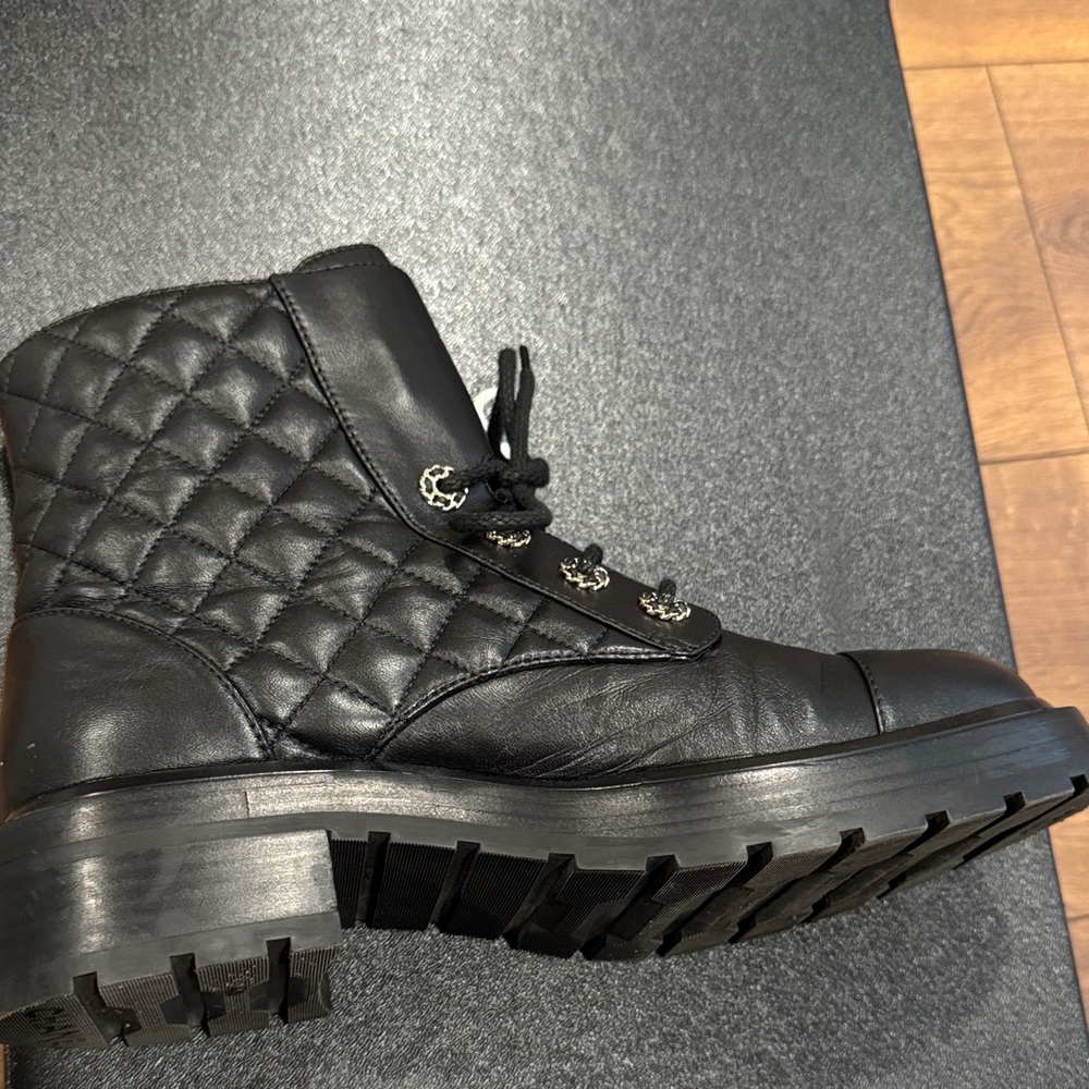 CHANEL Black Quilted Leather Lace-Up Combat Boots with Chain-Link Accents - Picture 8 of 8